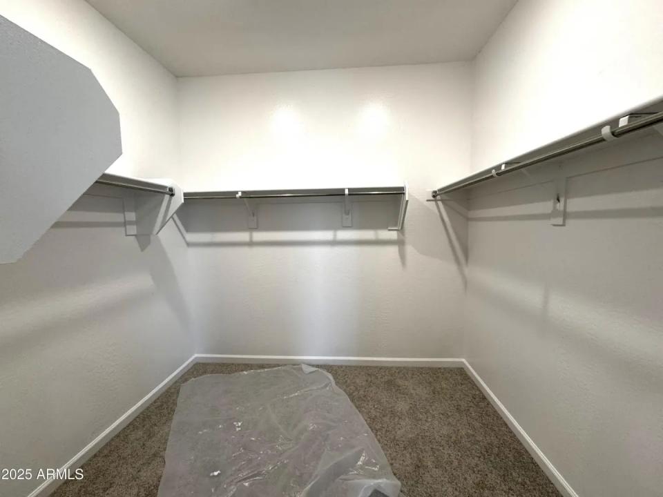 Real Estate Picture 18