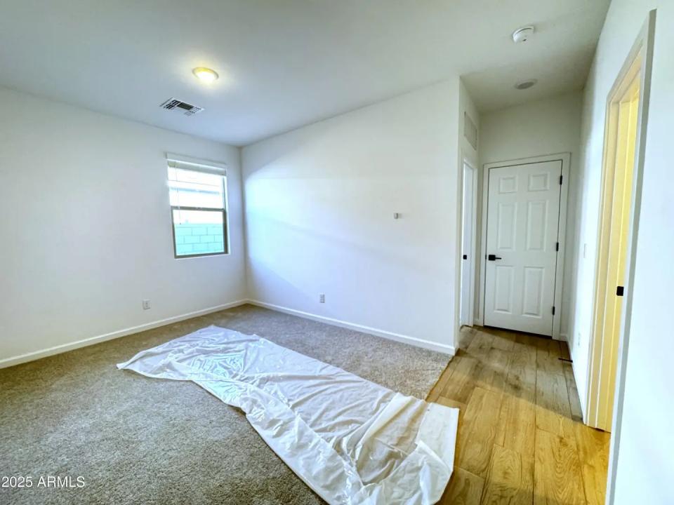 Real Estate Picture 24