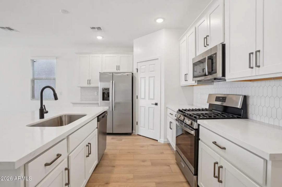 Real Estate Picture 10