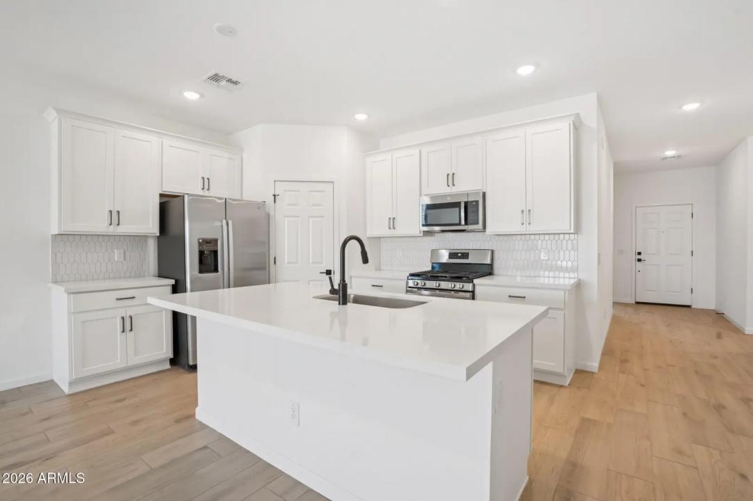 Real Estate Picture 13