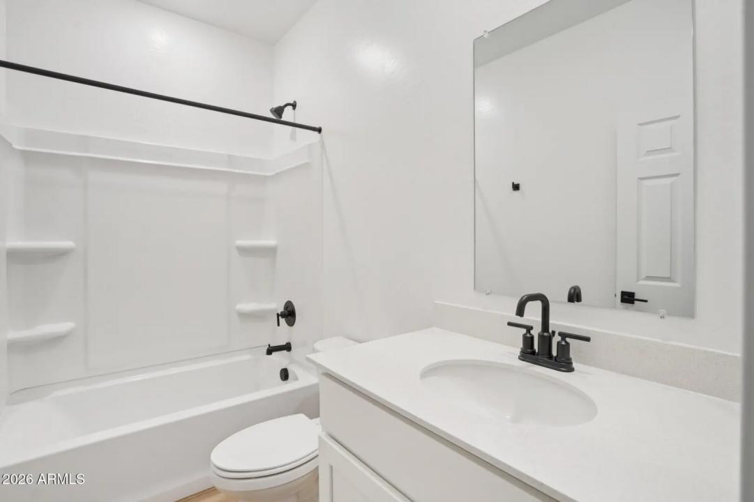 Real Estate Picture 16