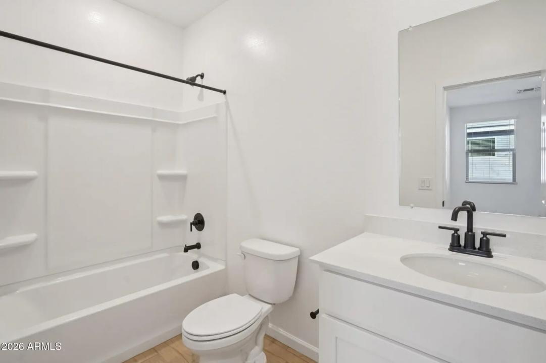 Real Estate Picture 22