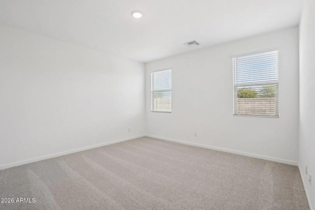 Real Estate Picture 30