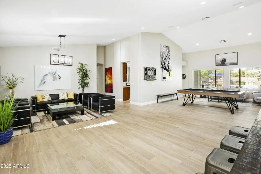 Real Estate Picture 7