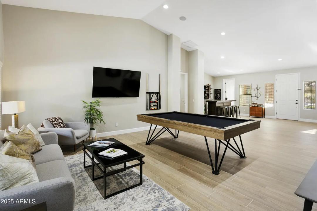 Real Estate Picture 10