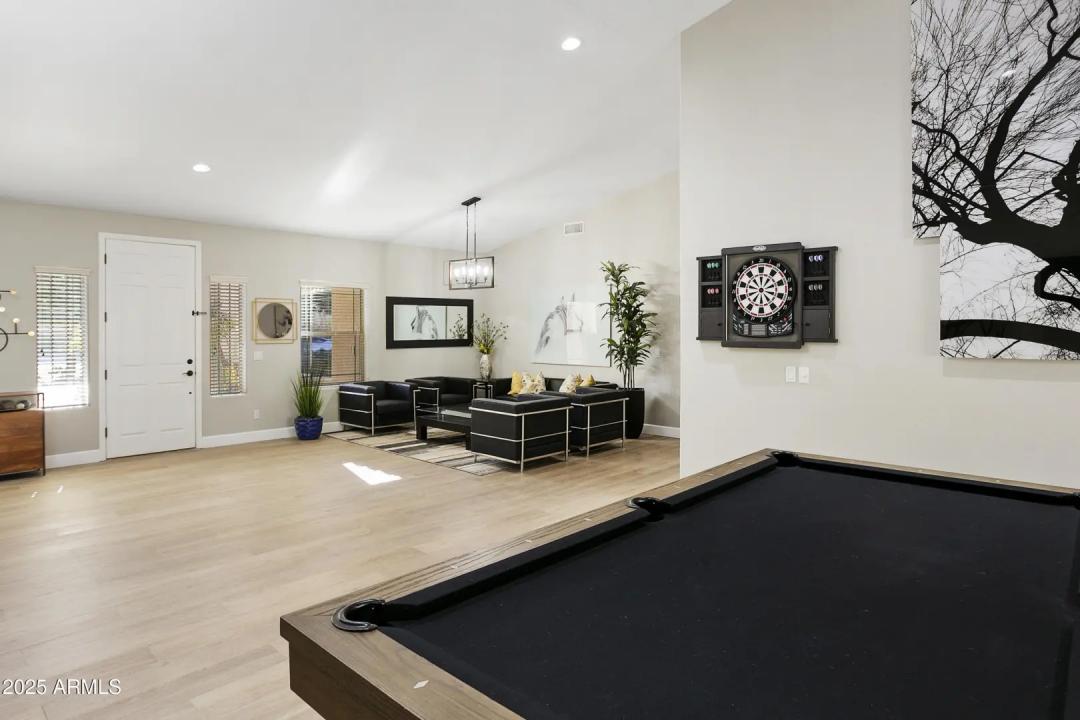 Real Estate Picture 11