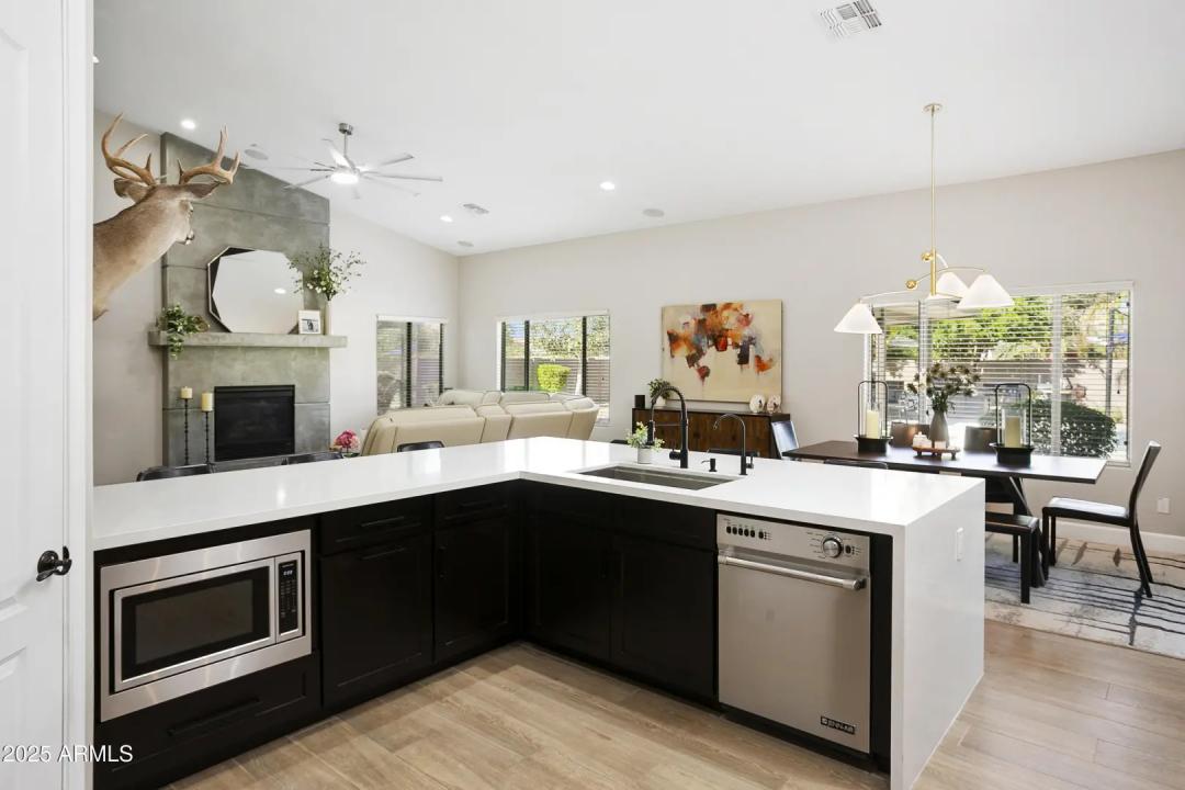 Real Estate Picture 14