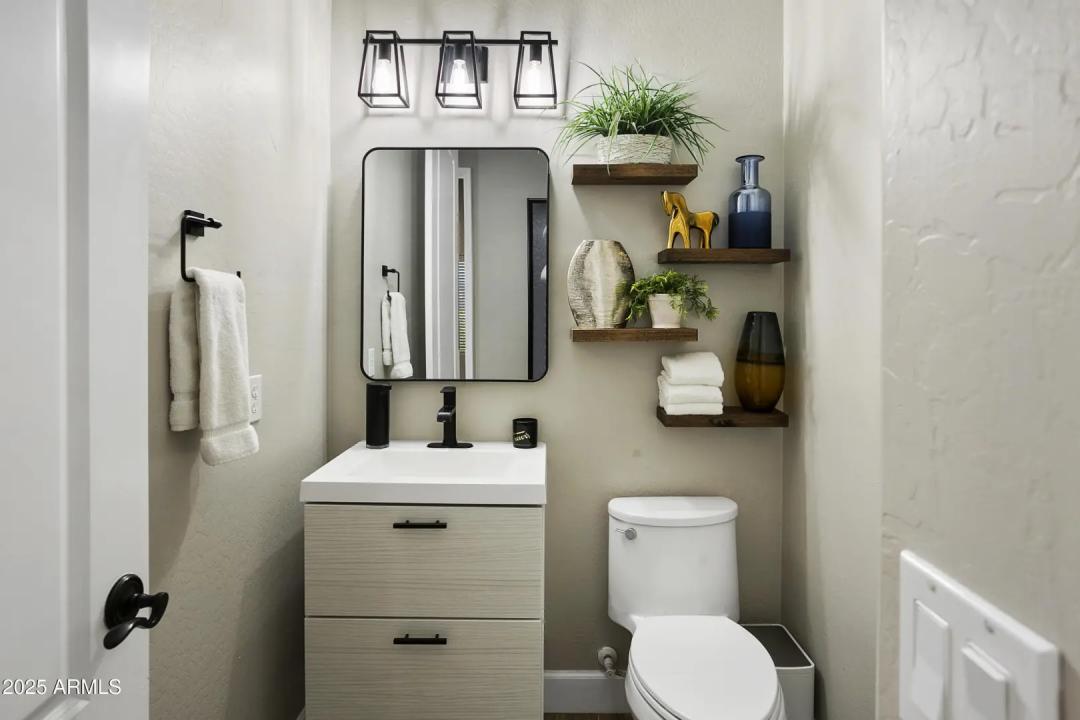 Real Estate Picture 23