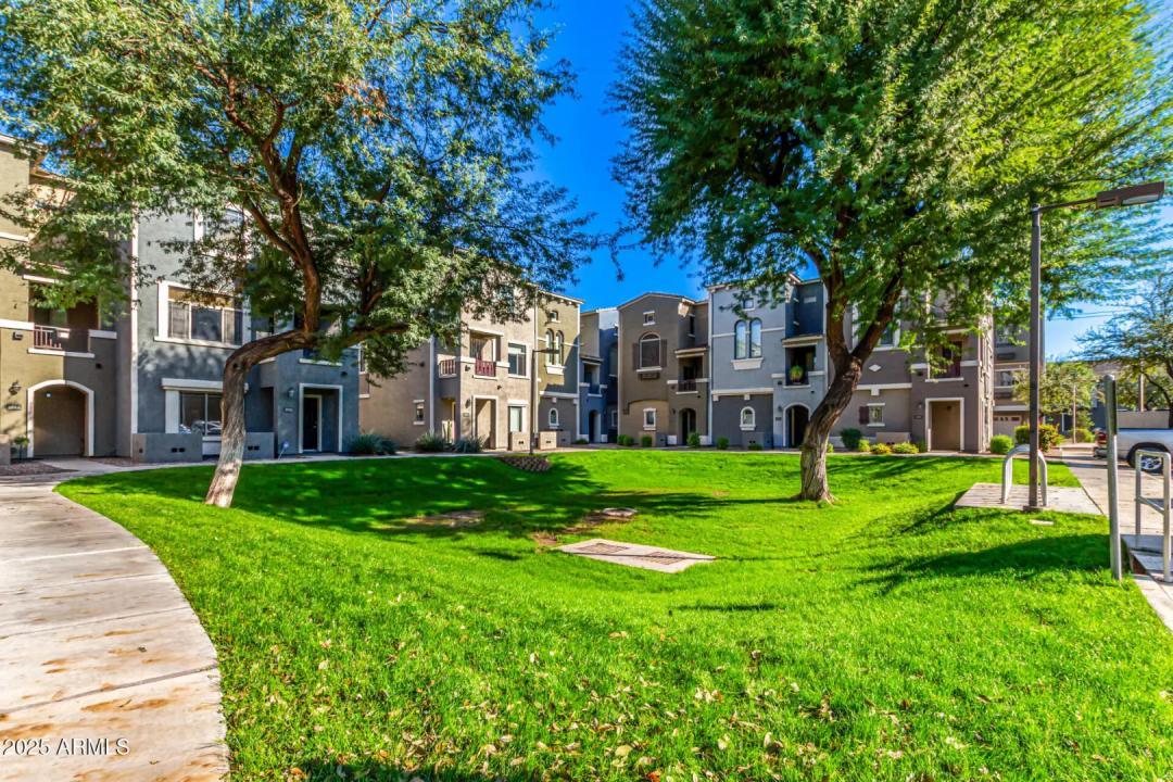 Real Estate Picture 32