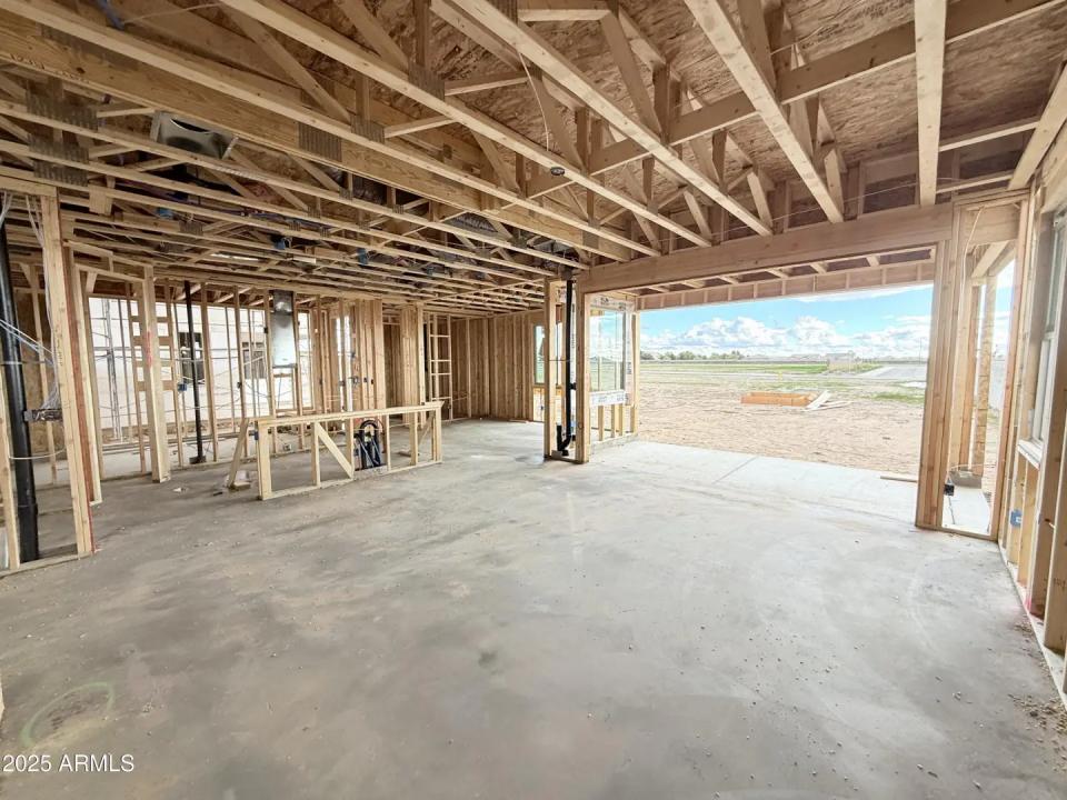 Real Estate Picture 3