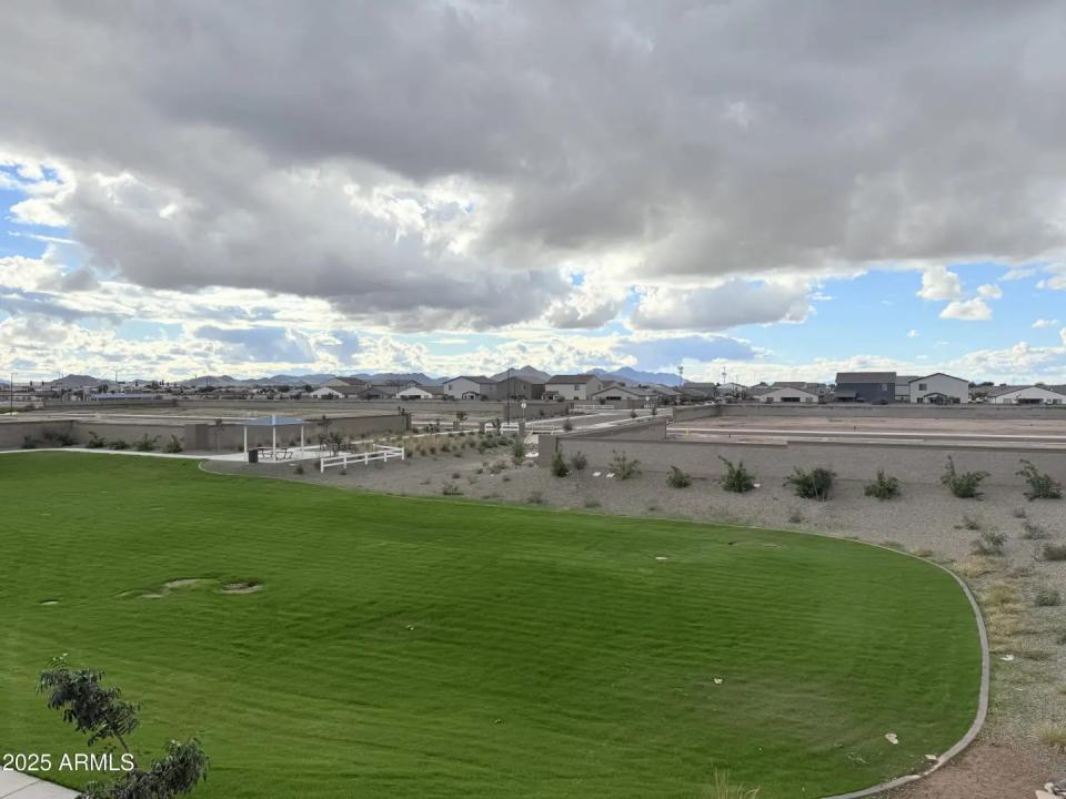 Real Estate Picture 5