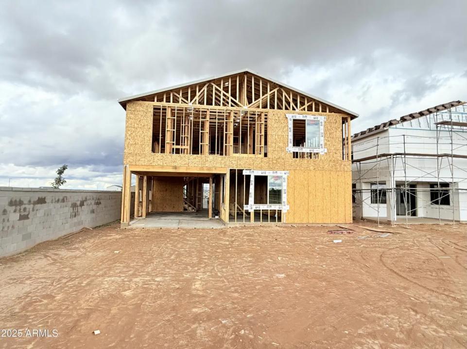 Real Estate Picture 7