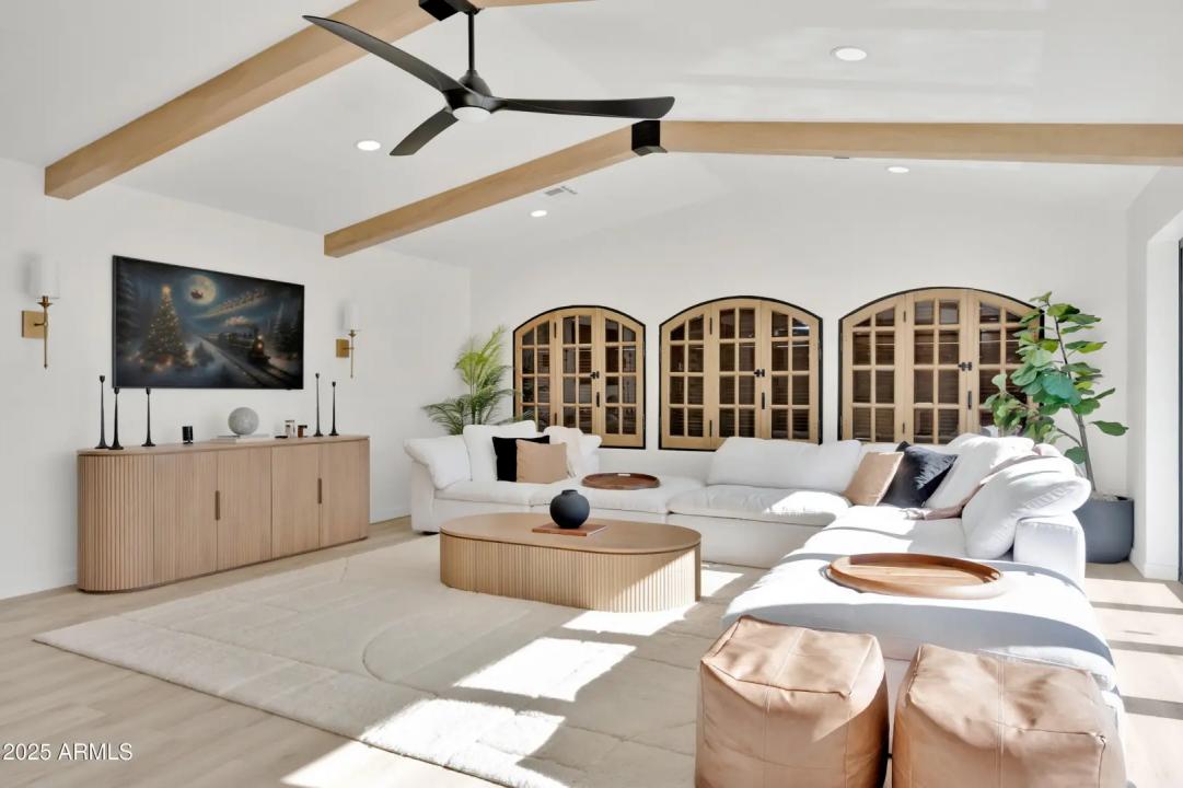 Real Estate Picture 6