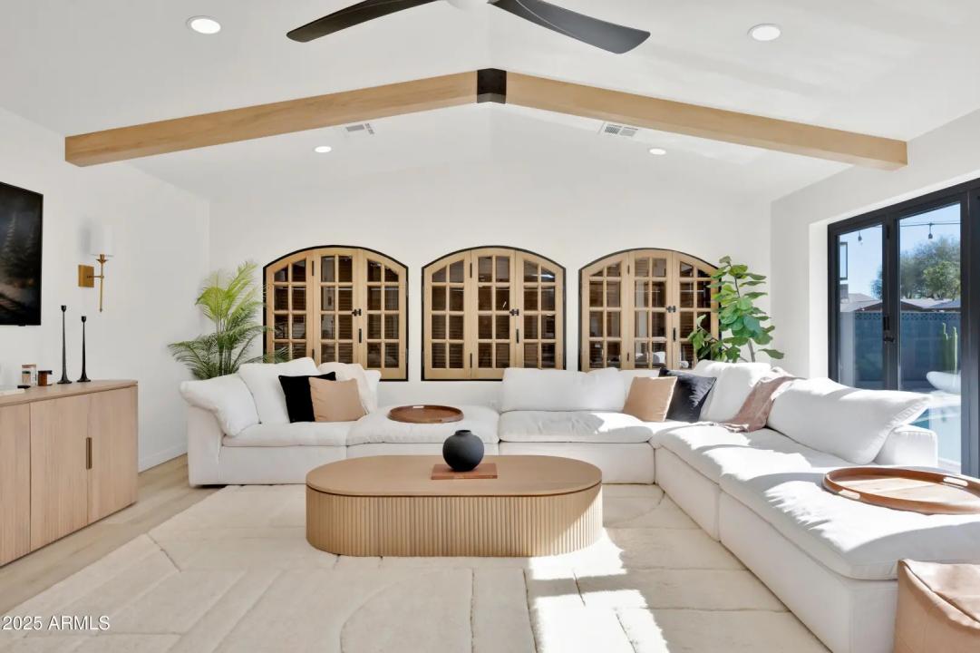 Real Estate Picture 10