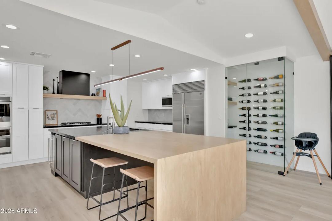 Real Estate Picture 13