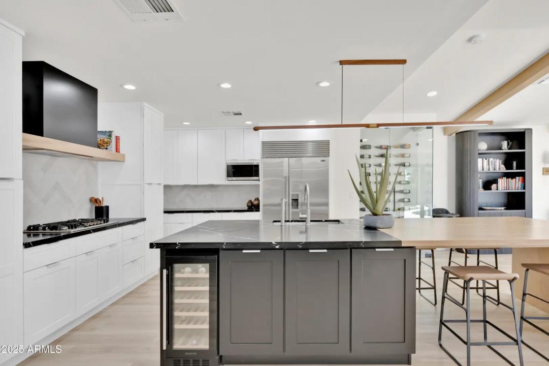 Real Estate Picture 15