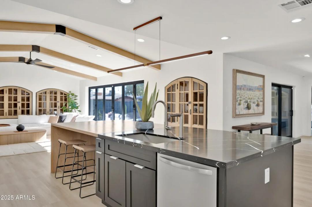 Real Estate Picture 19