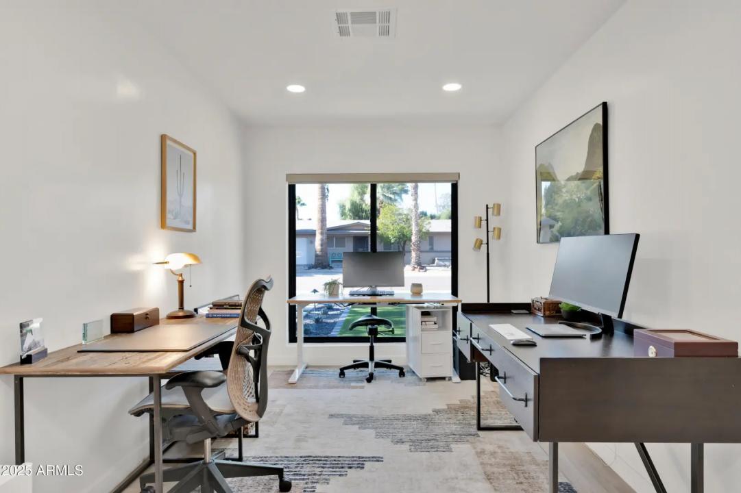 Real Estate Picture 24