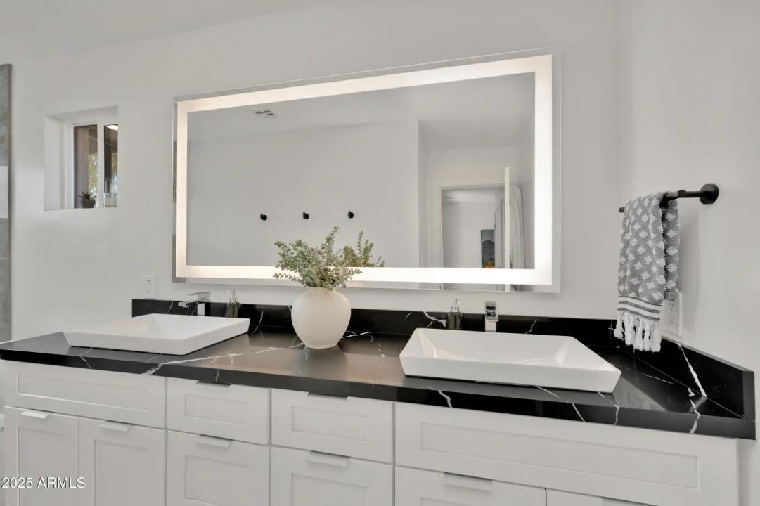 Real Estate Picture 30