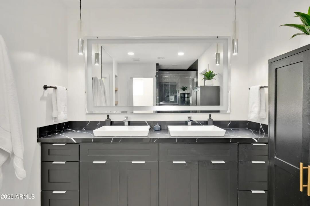 Real Estate Picture 37