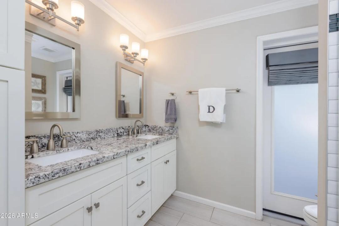 Real Estate Picture 24