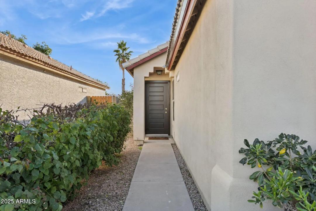 Real Estate Picture 5