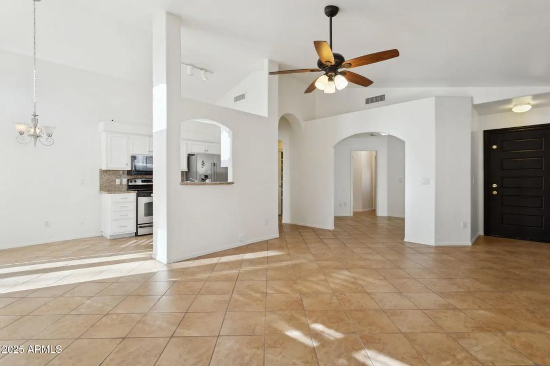 Real Estate Picture 7