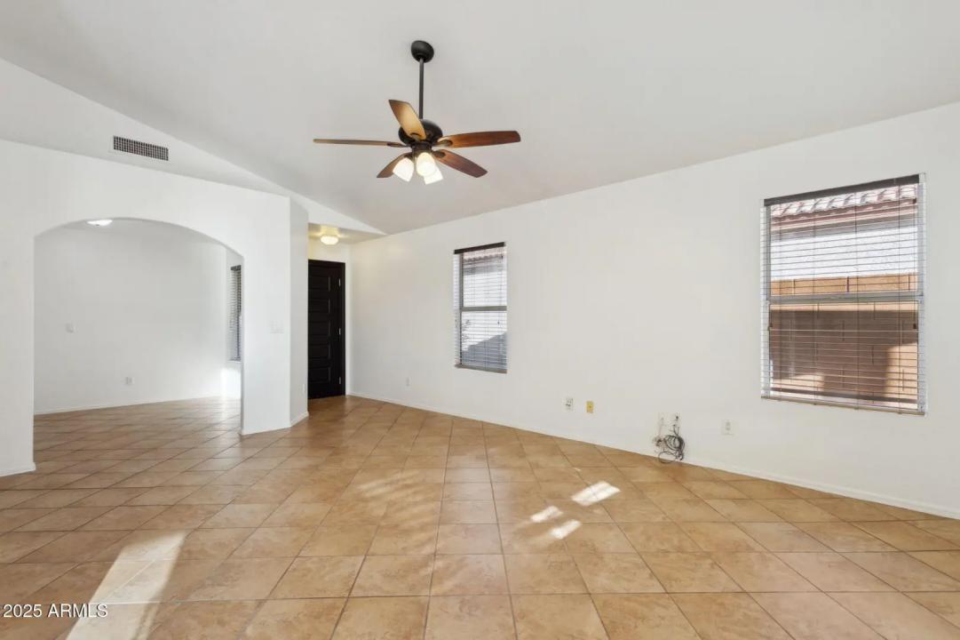 Real Estate Picture 8