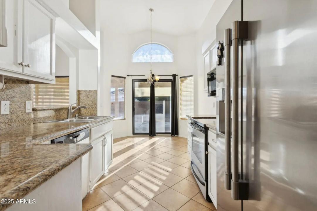 Real Estate Picture 11