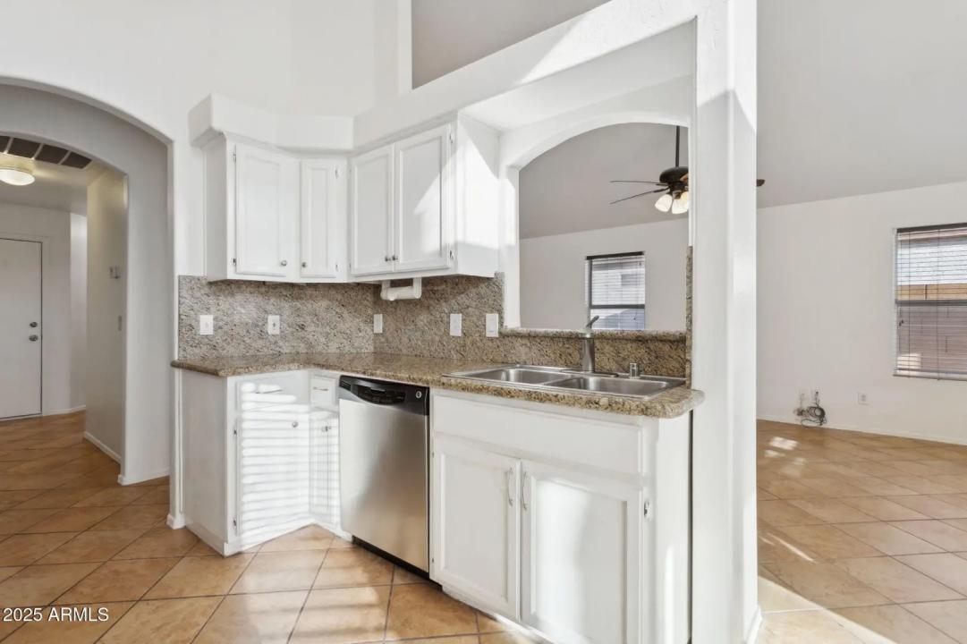 Real Estate Picture 15