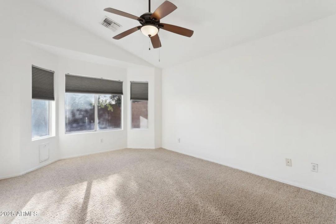 Real Estate Picture 17