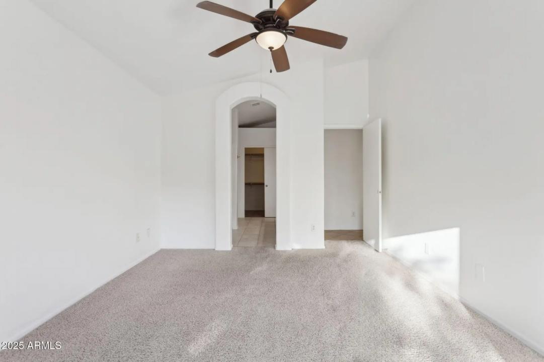 Real Estate Picture 18