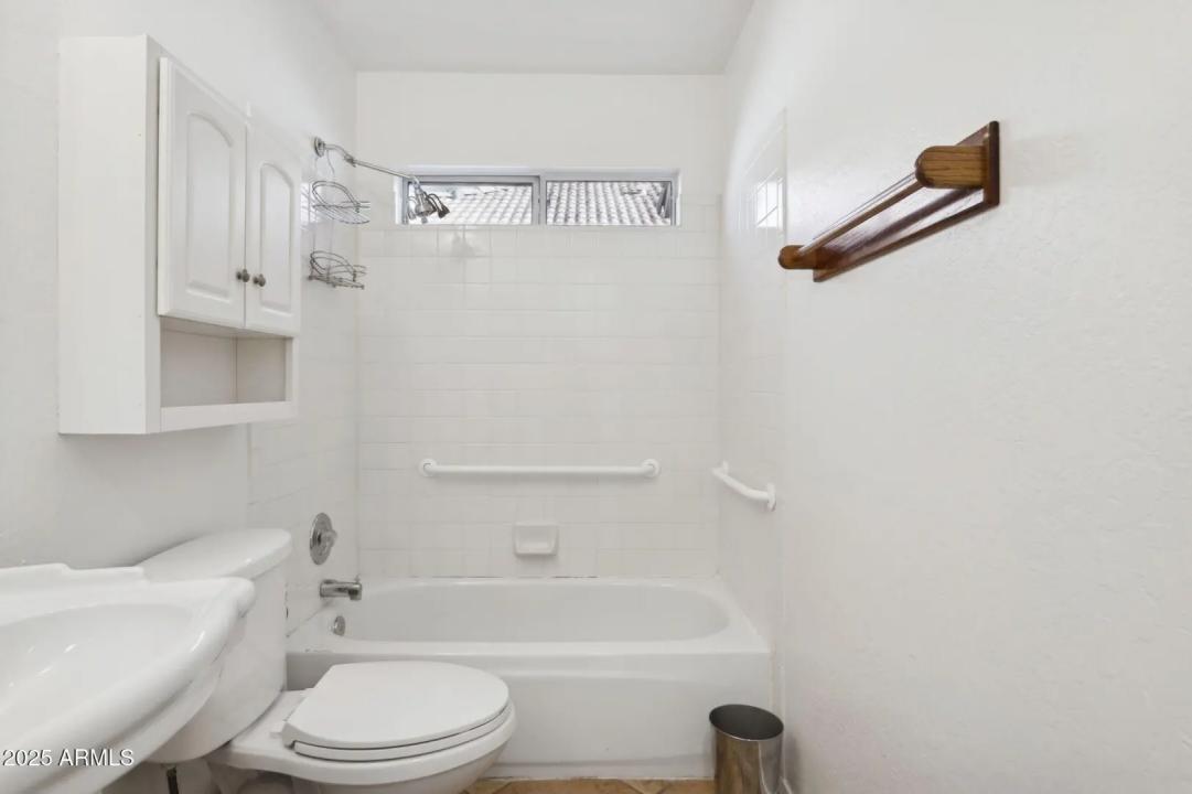 Real Estate Picture 25