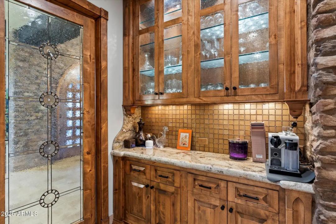 Real Estate Picture 25