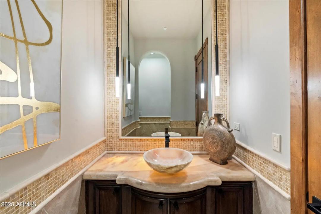 Real Estate Picture 43