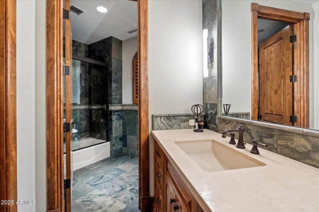 Real Estate Picture 50