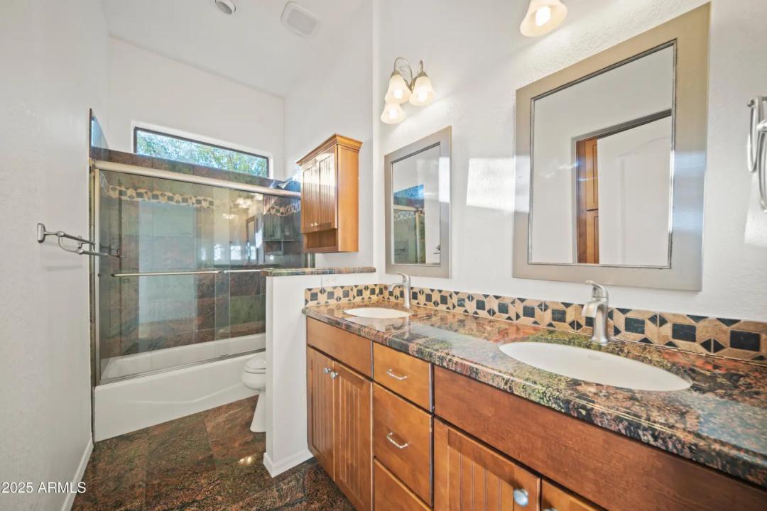 Real Estate Picture 22