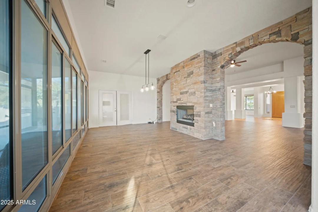 Real Estate Picture 9