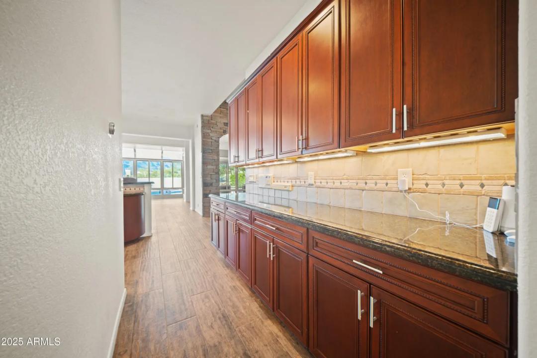 Real Estate Picture 12