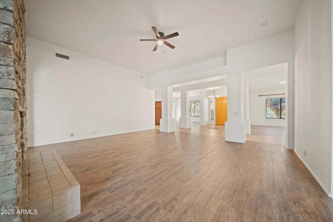 Real Estate Picture 7