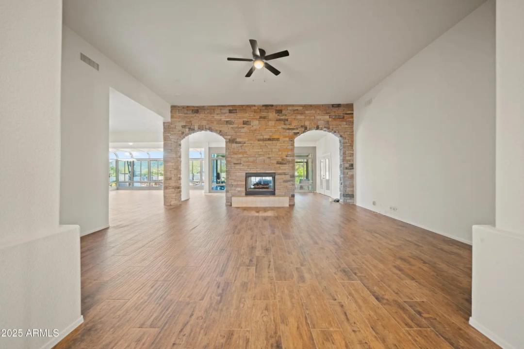 Real Estate Picture 6