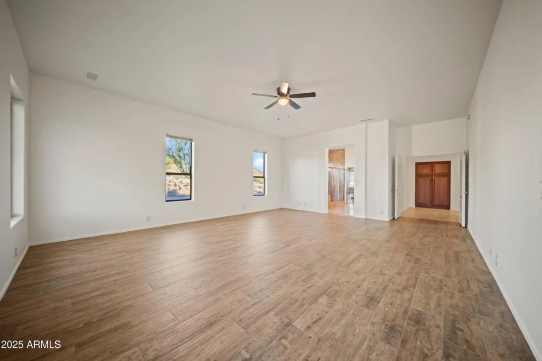 Real Estate Picture 15