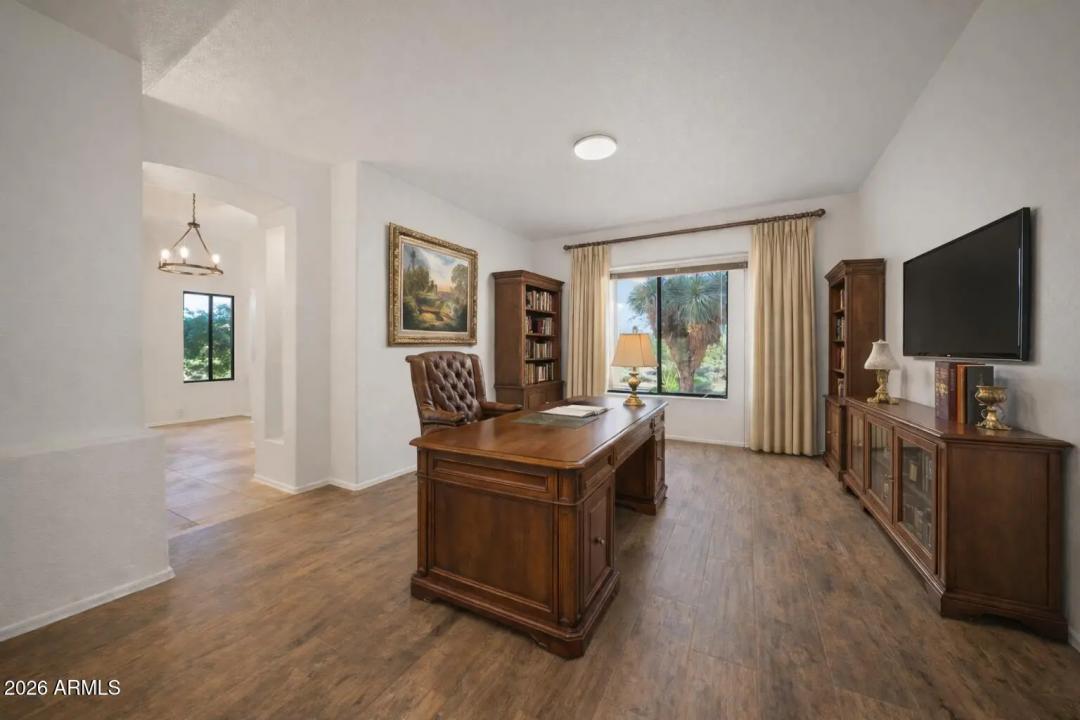 Real Estate Picture 14