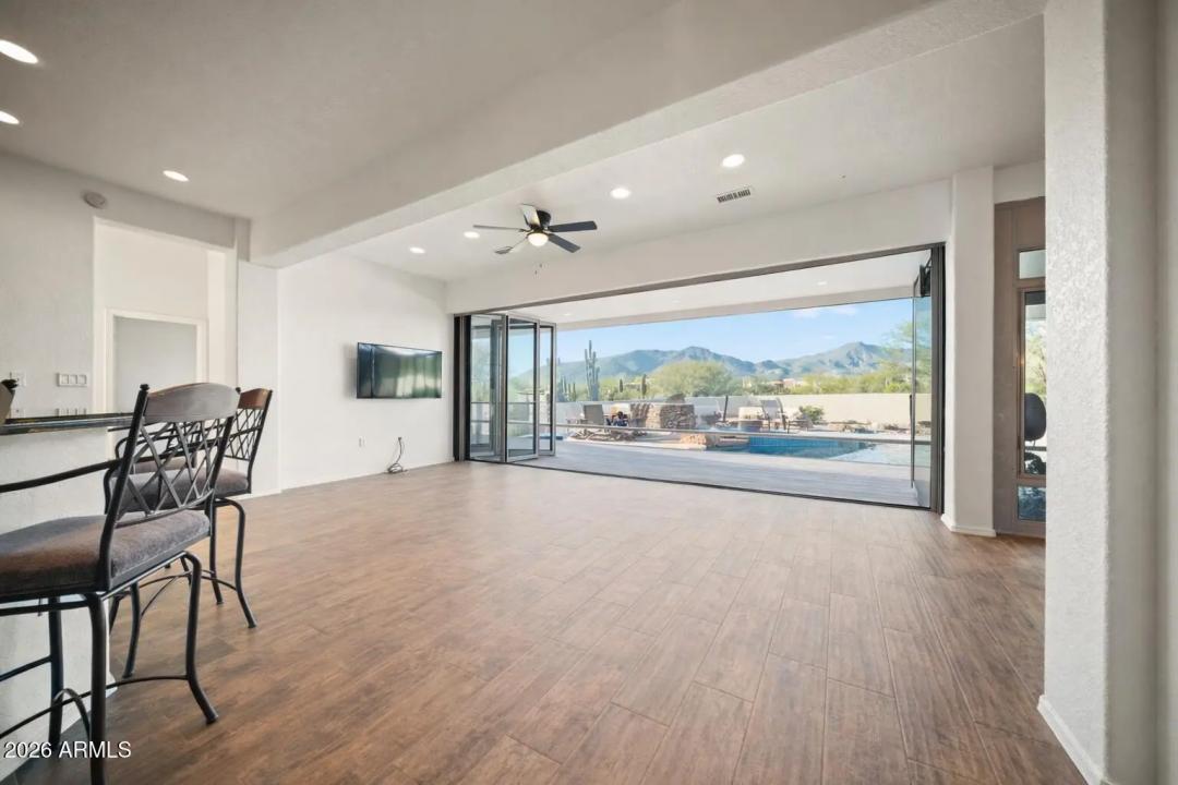 Real Estate Picture 5