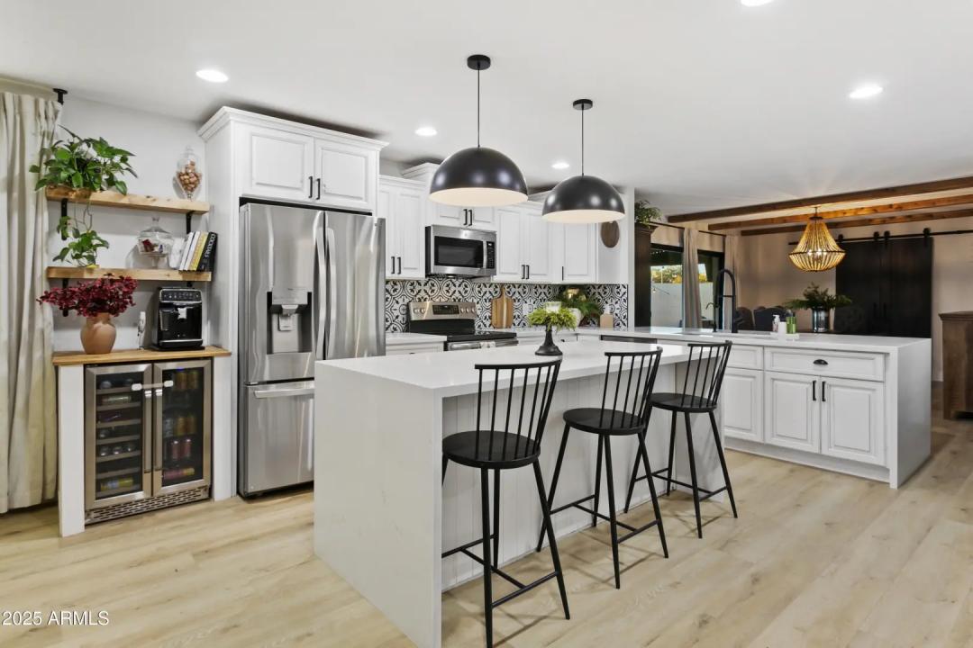 Real Estate Picture 11