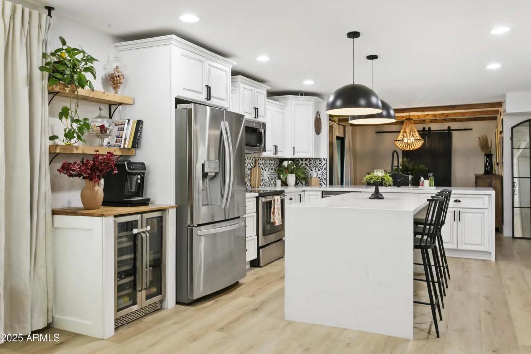 Real Estate Picture 12