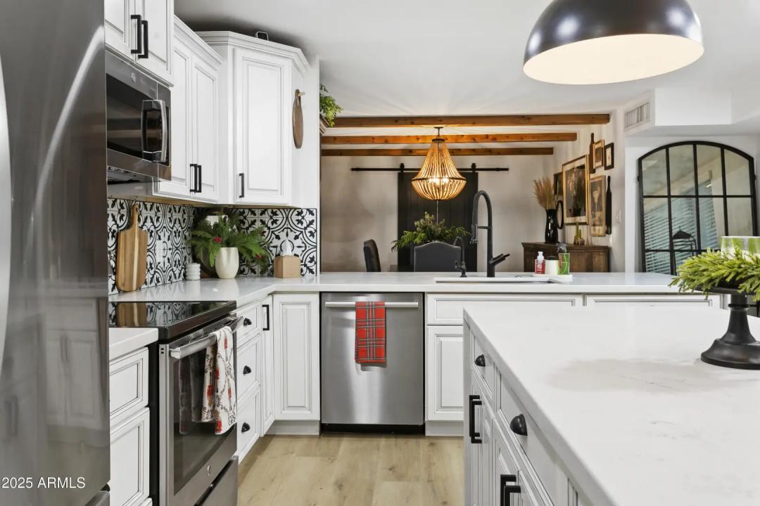 Real Estate Picture 13