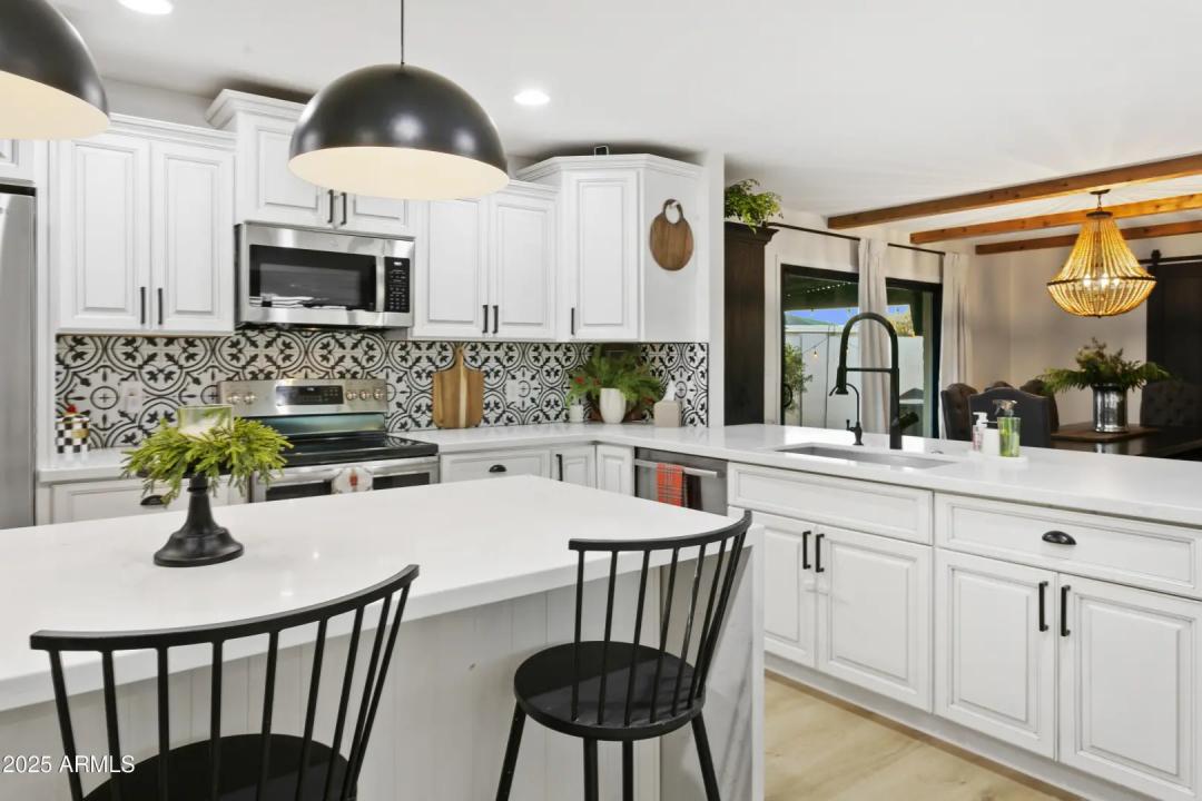 Real Estate Picture 15