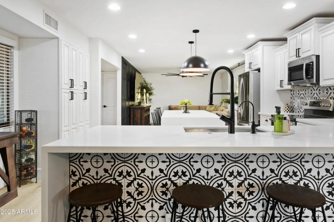 Real Estate Picture 22