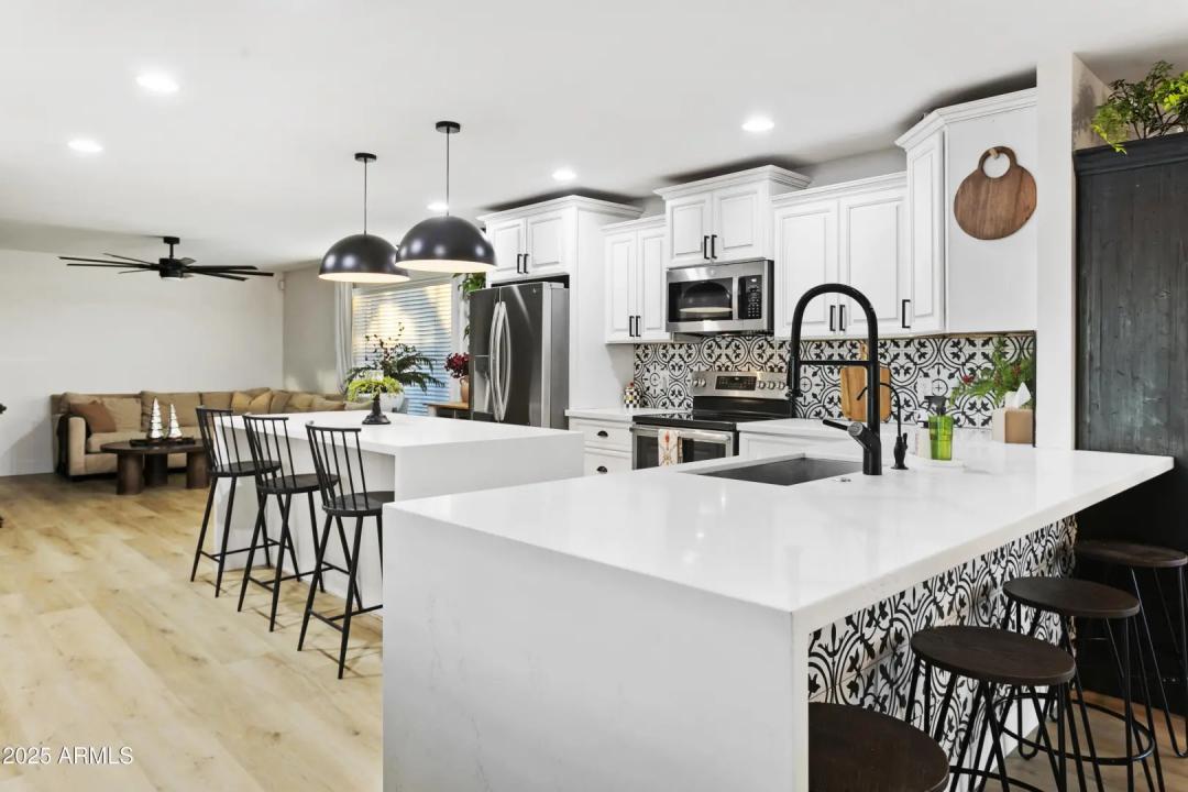 Real Estate Picture 23